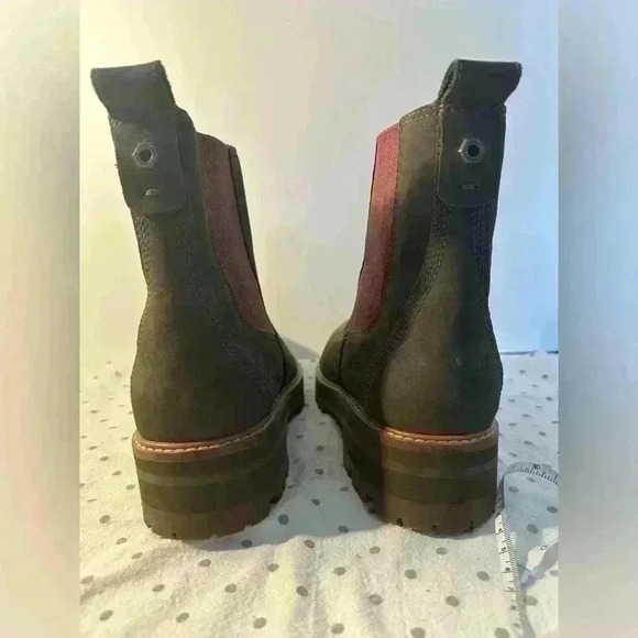 Timberland Pull-on Lug Boots NWOT - Picture 9 of 13